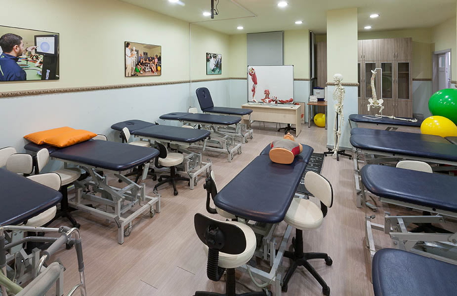 ΙΕΚ ΑΚΜΗ: Εργαστήριο Σχολής Φυσικοθεραπείας